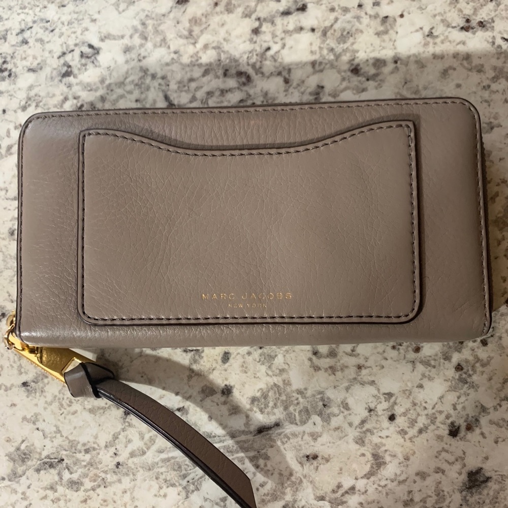 Marc Jacobs Recruit Zip Wallet Stone